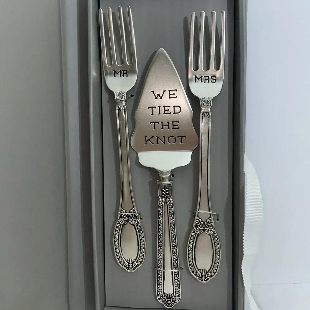 Mud Pie Silver Cake Server Set Mr & Mrs We Tied The Knot New in Box